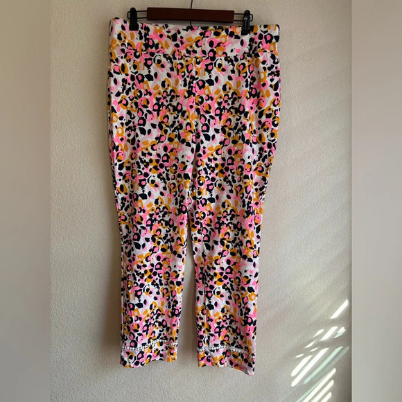 Crown & Ivy Colorful Animal Print Cropped Pull On Pants - Picture 1 of 10